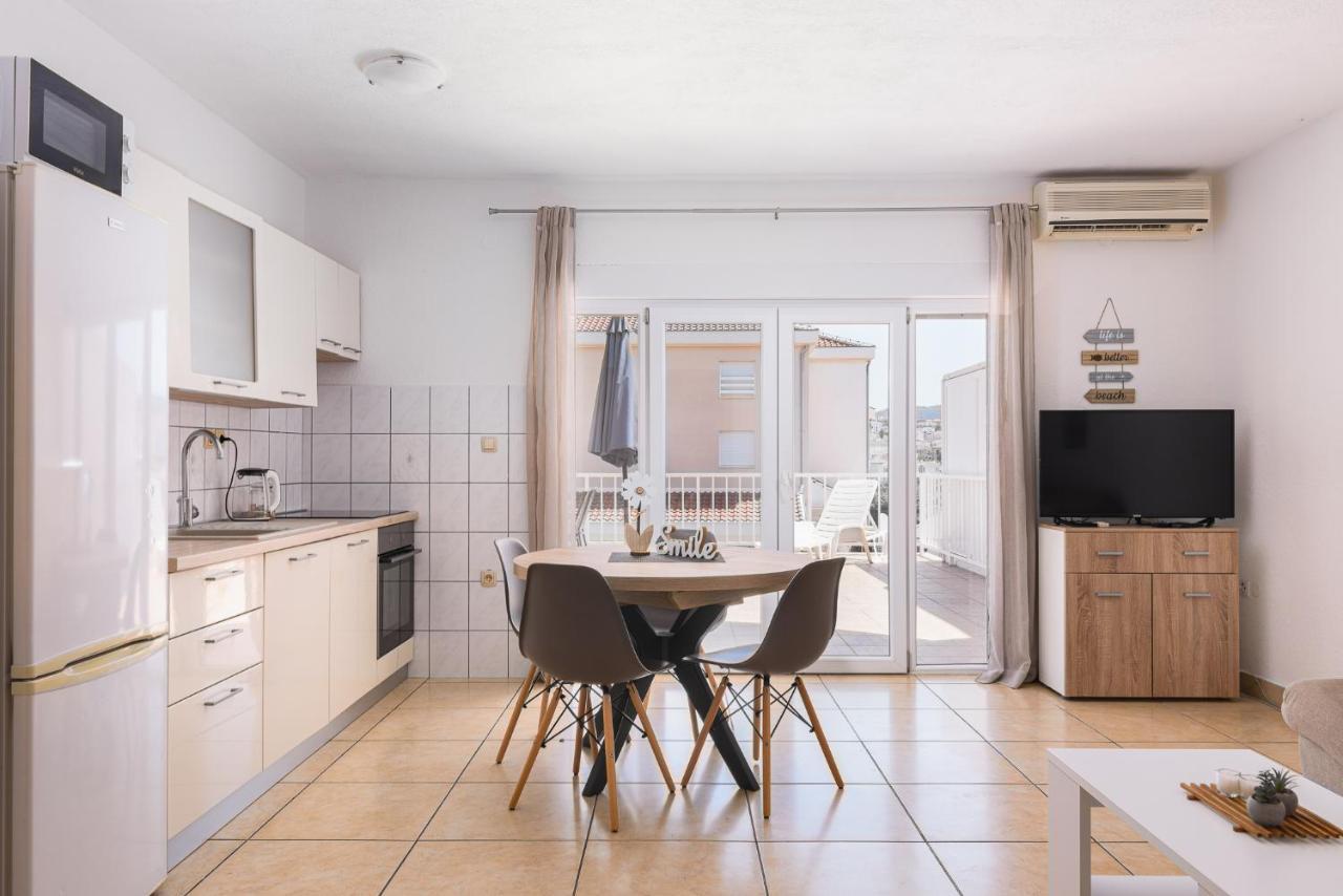 Apartment Planikovica Trogir Exterior photo
